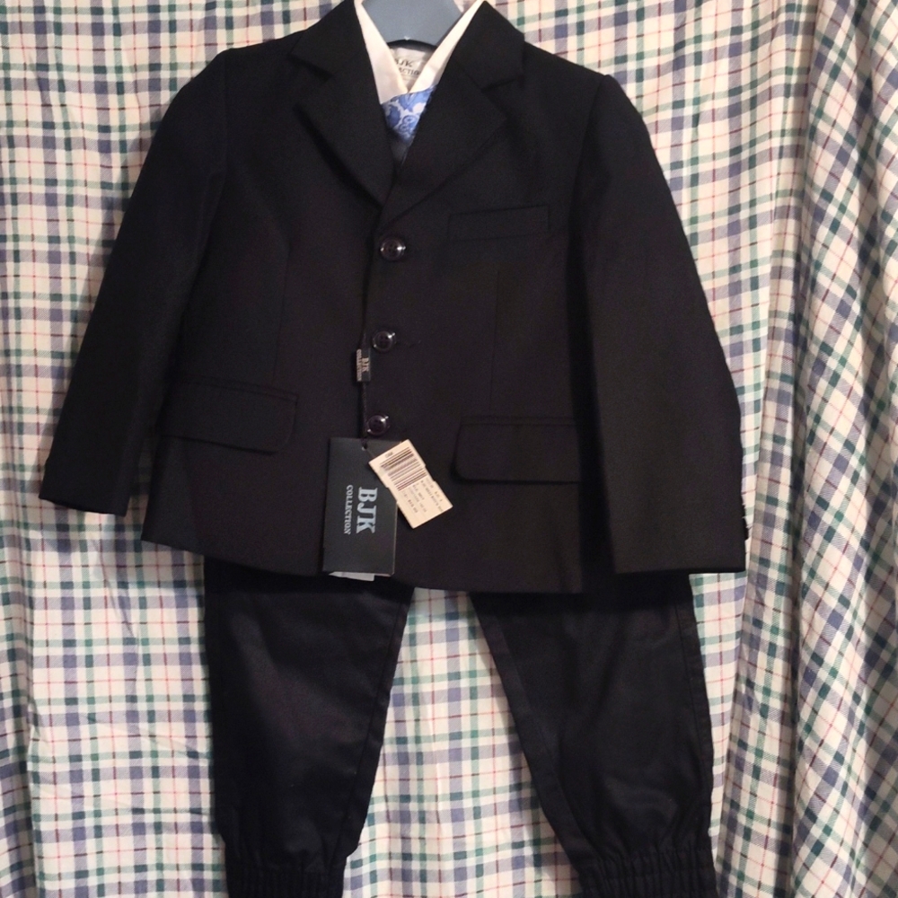 Boy's suit 2